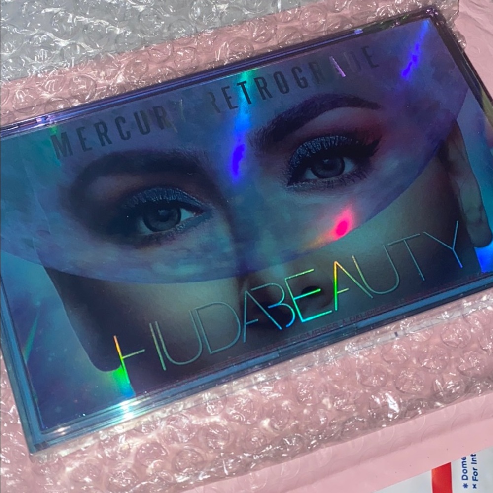 NEW! HUDA BEAUTY MERCURY RETROGRADE PALETTE!!